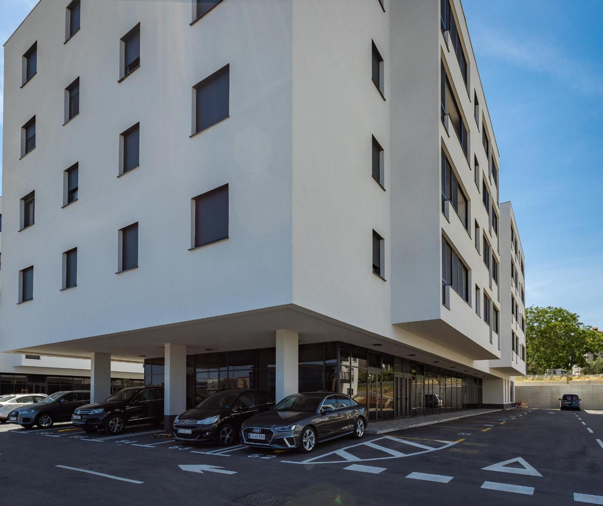 Family & Friends Pula - Top Floor - Free Parking エクステリア 写真